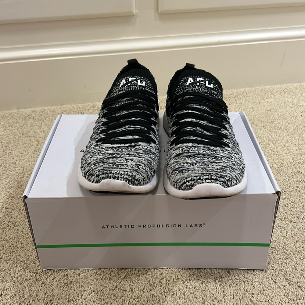 Women's TechLoom Wave White / Black Size 8